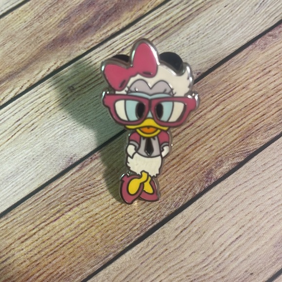 Disney Daisy Duck Pin BUNDLE - Picture 3 of 5